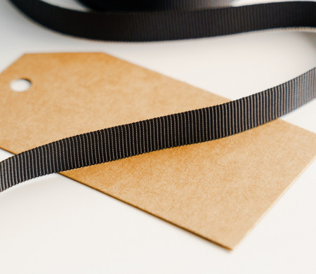 Schwarzes Grosgrain-Band