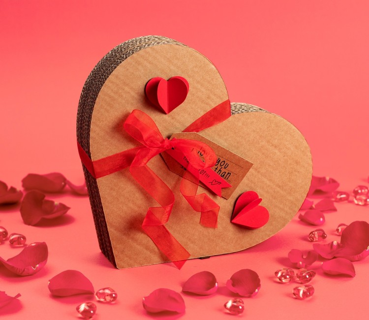 Dekoratives Herz aus Karton, ein Geschenk mit Liebe! Dekoratives Herz aus Karton, ein Geschenk mit Liebe!