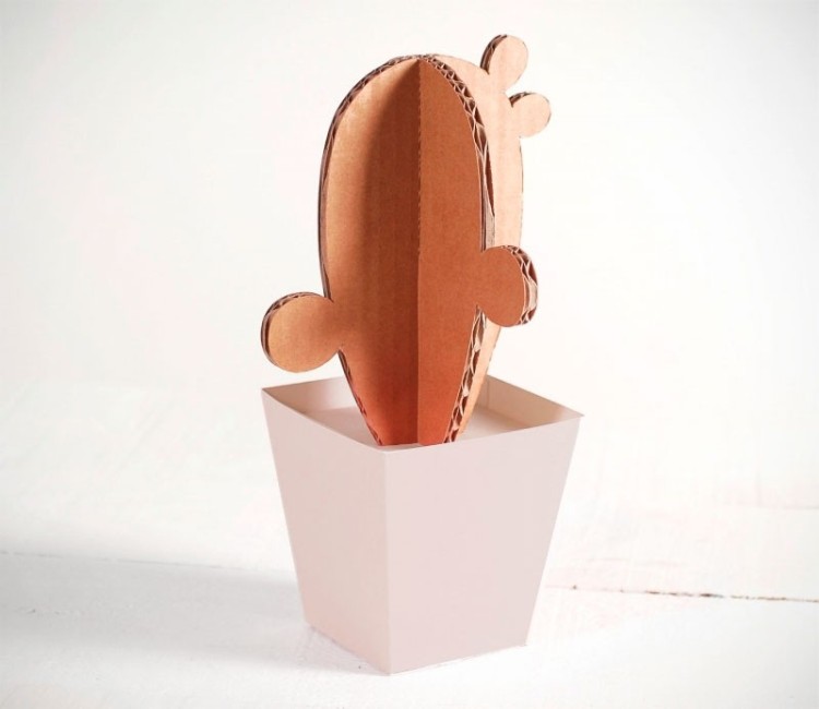 Papp-Kaktus mit bunten Töpfen! Papp-Kaktus mit bunten Töpfen!