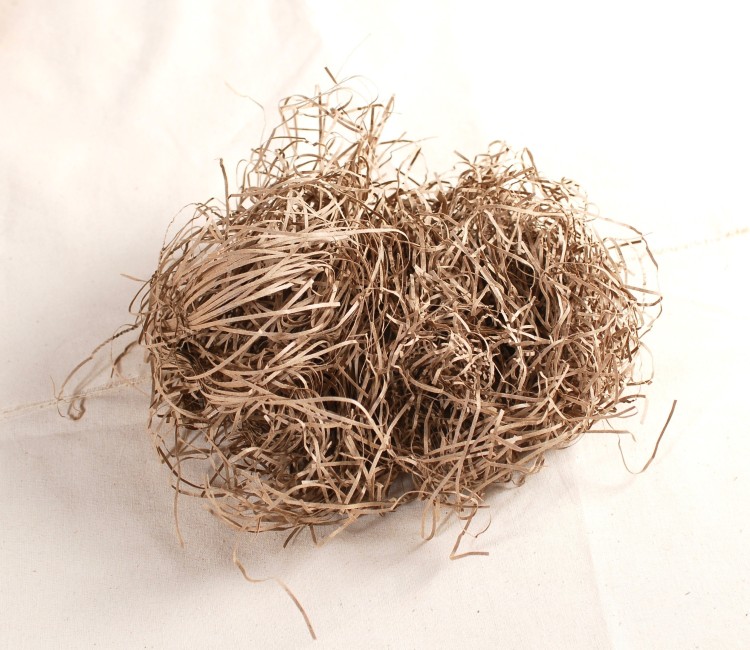 Papierschnipsel als Füllung von Kartons