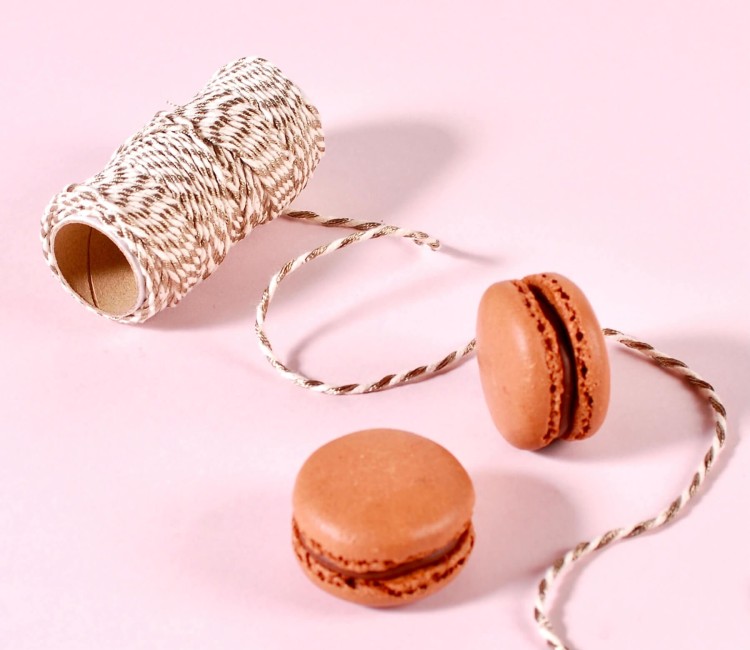 Metallisches Bäckergarn zum Dekorieren von Geschenken