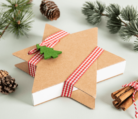 Sternförmige Geschenkschachtel, ideal für Weihnachten.