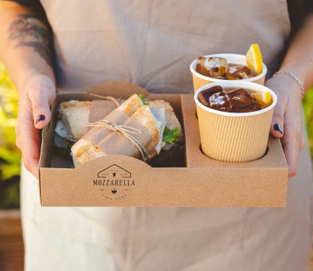Stapelbare Schalen für Street Food. Die beste schachtel Lebensmittel