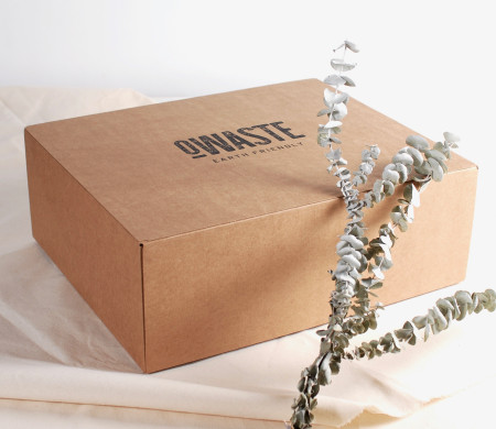 Premium Versandbox, widerstandsfähig und mit modernen Linien