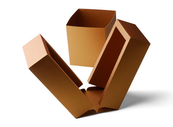 Schachtel mit Schalen und Banderole